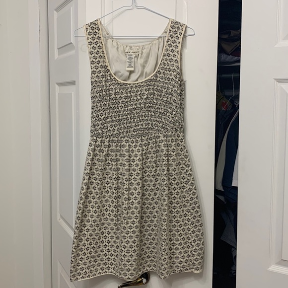 Cute gently used lined dress - Picture 1 of 3